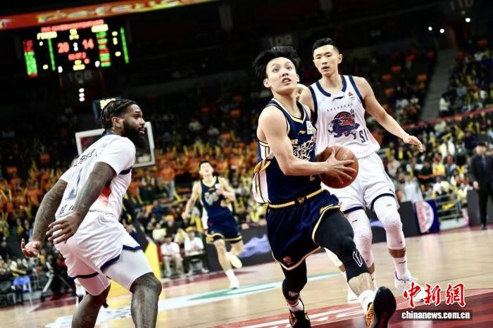 CBA常规赛第六轮：广东东阳光主场击败山东高速