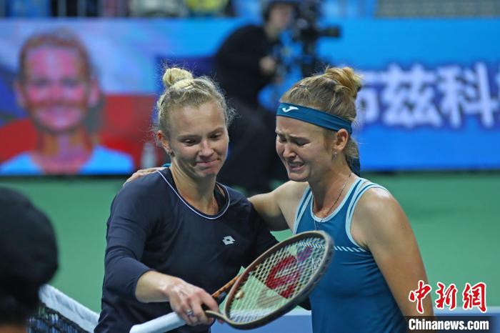 江西网球公开赛女单决赛捷克对决:斯尼亚科娃