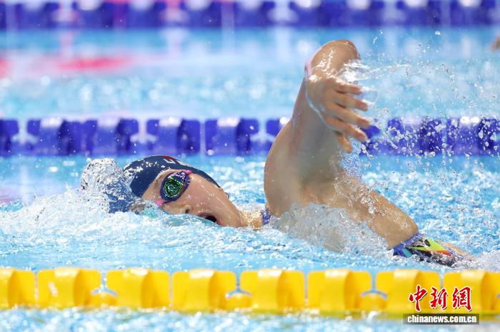 李冰洁逆转莱德茨基摘银 创亚洲纪录