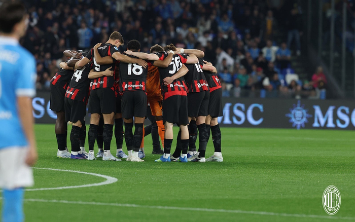 AC米兰联赛四连败陷困境 防线漏洞成关键问题