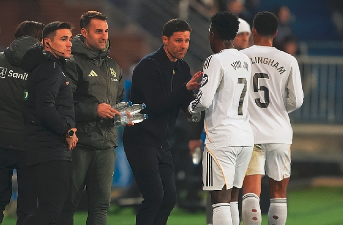 曼联卡里克转正悬而未决 欧洲名帅阿隆索或成替