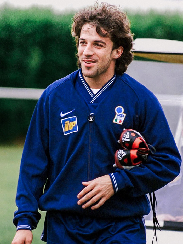 世界杯备战训练中球员们重温经典时刻