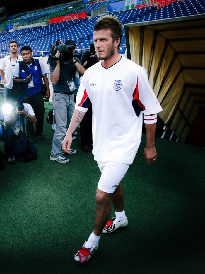 世界杯备战训练中球员们重温经典时刻